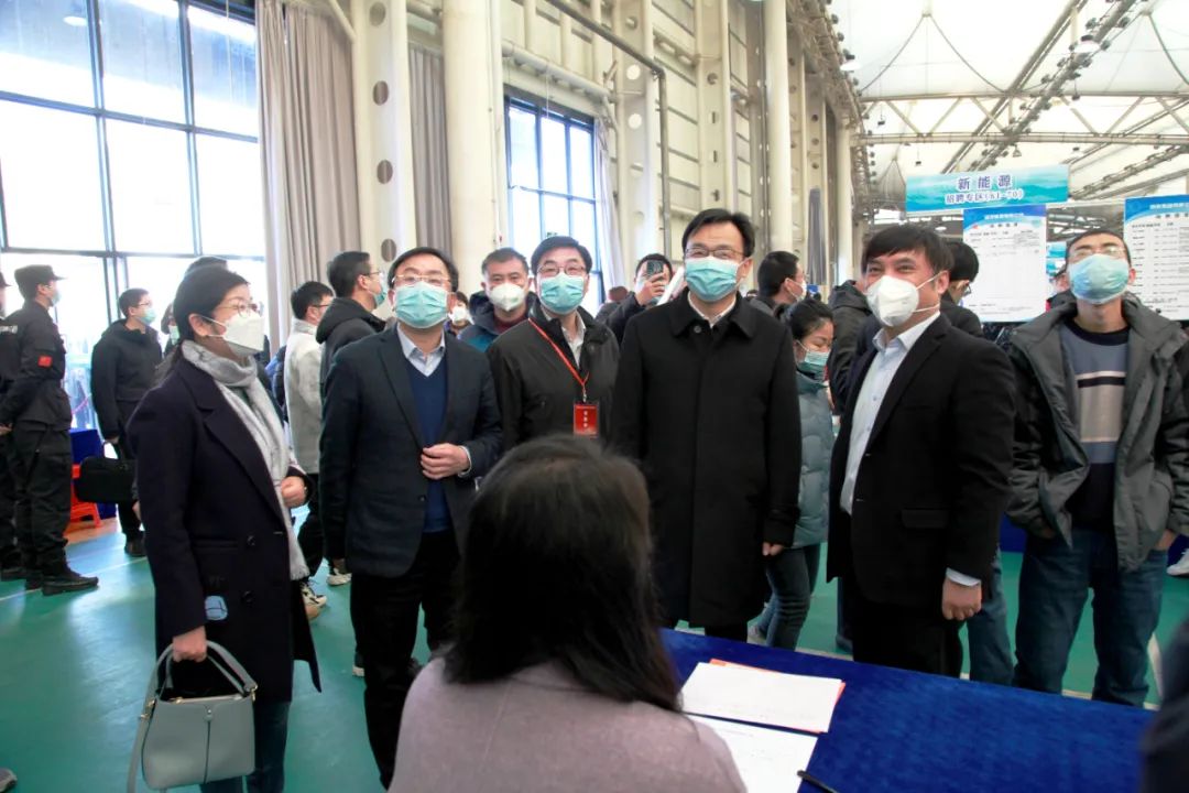 春风行动大型招聘会2.jpg